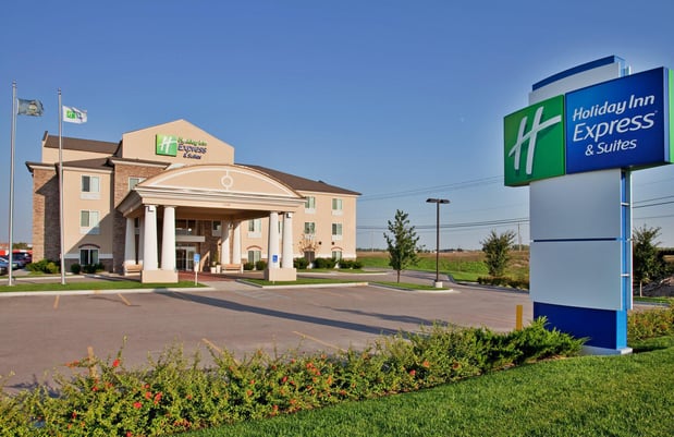 Images Holiday Inn Express & Suites Wichita Airport by IHG
