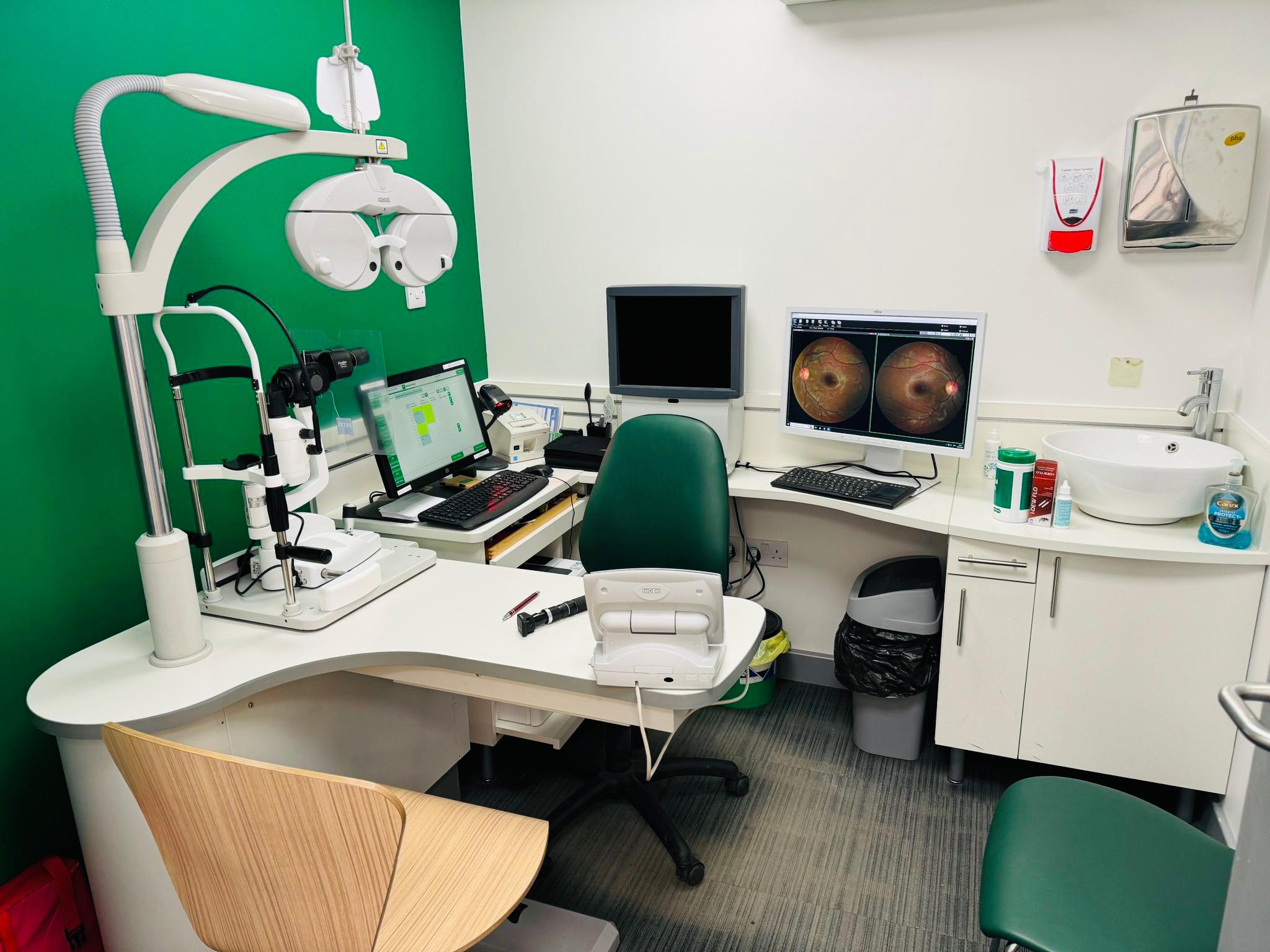 Images Specsavers Opticians and Audiologists - London Colney