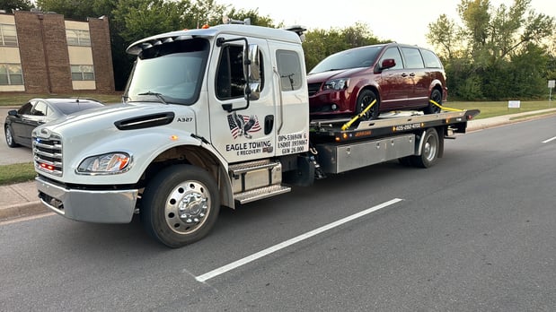 Images Eagle Towing & Recovery