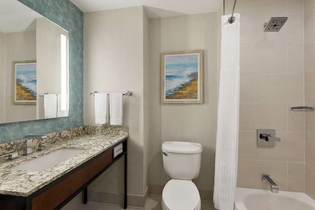 Images Hilton Garden Inn Carlsbad Beach
