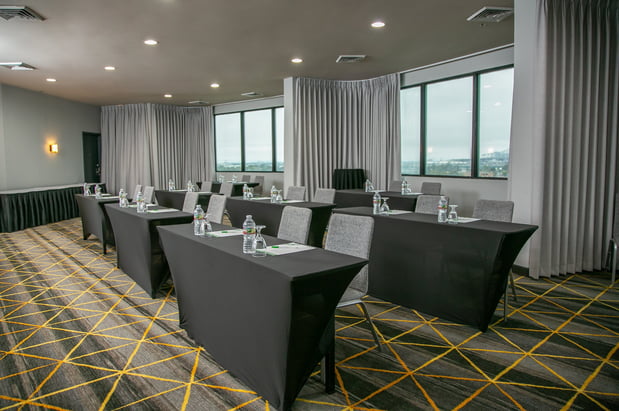 Images Holiday Inn New Orleans West Bank Tower by IHG