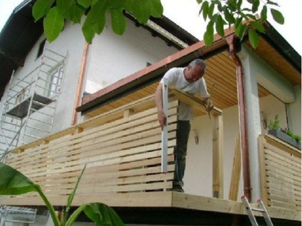 Tischlermeister Günther Schoob, Bachstraße 19 in Wals-Siezenheim
