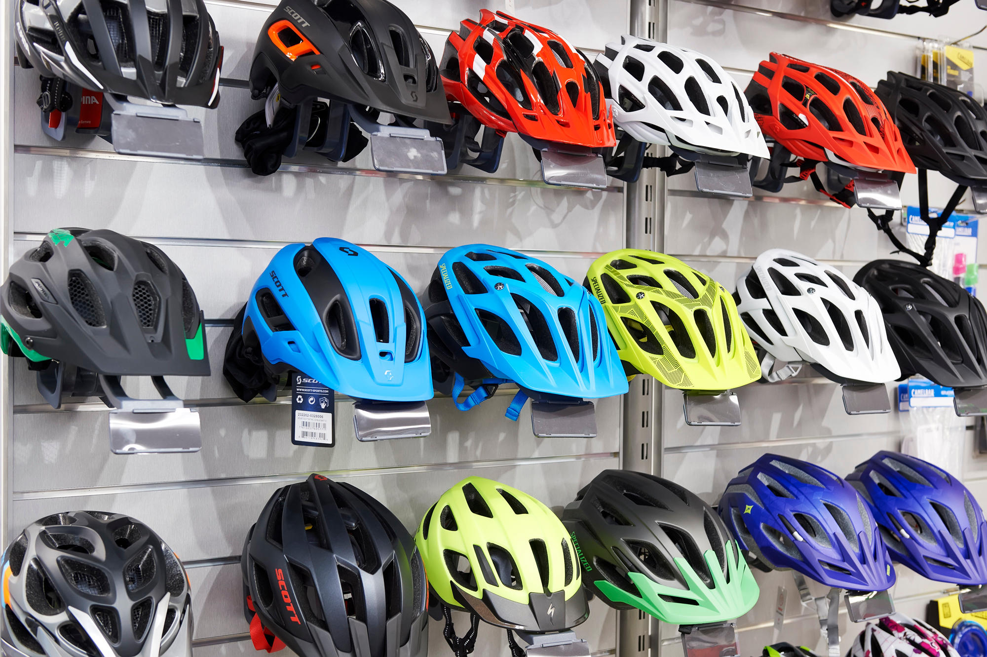 Sputnik Bikeshop Zweisimmen Lenk, Oberriedstrasse 5 in Lenk