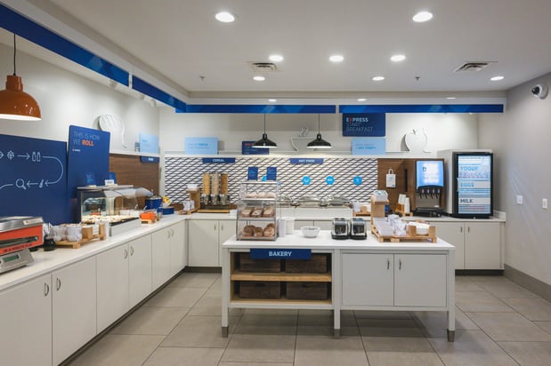 Images Holiday Inn Express & Suites Marquette by IHG