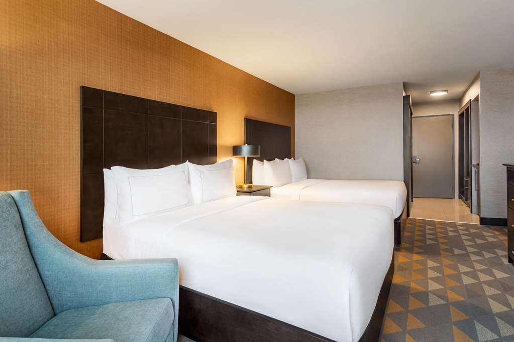 Images DoubleTree by Hilton Pointe Claire Montreal Airport West