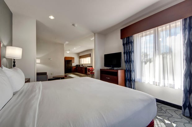 Images Holiday Inn Express & Suites Oklahoma City North by IHG