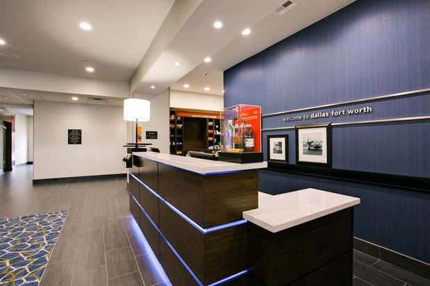 Images Hampton Inn & Suites Dallas/Ft. Worth Airport South