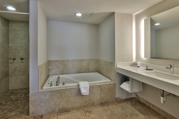 Images Holiday Inn Express & Suites Albuquerque Historic Old Town by IHG