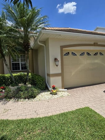 Images Seamless Gutters of Sarasota