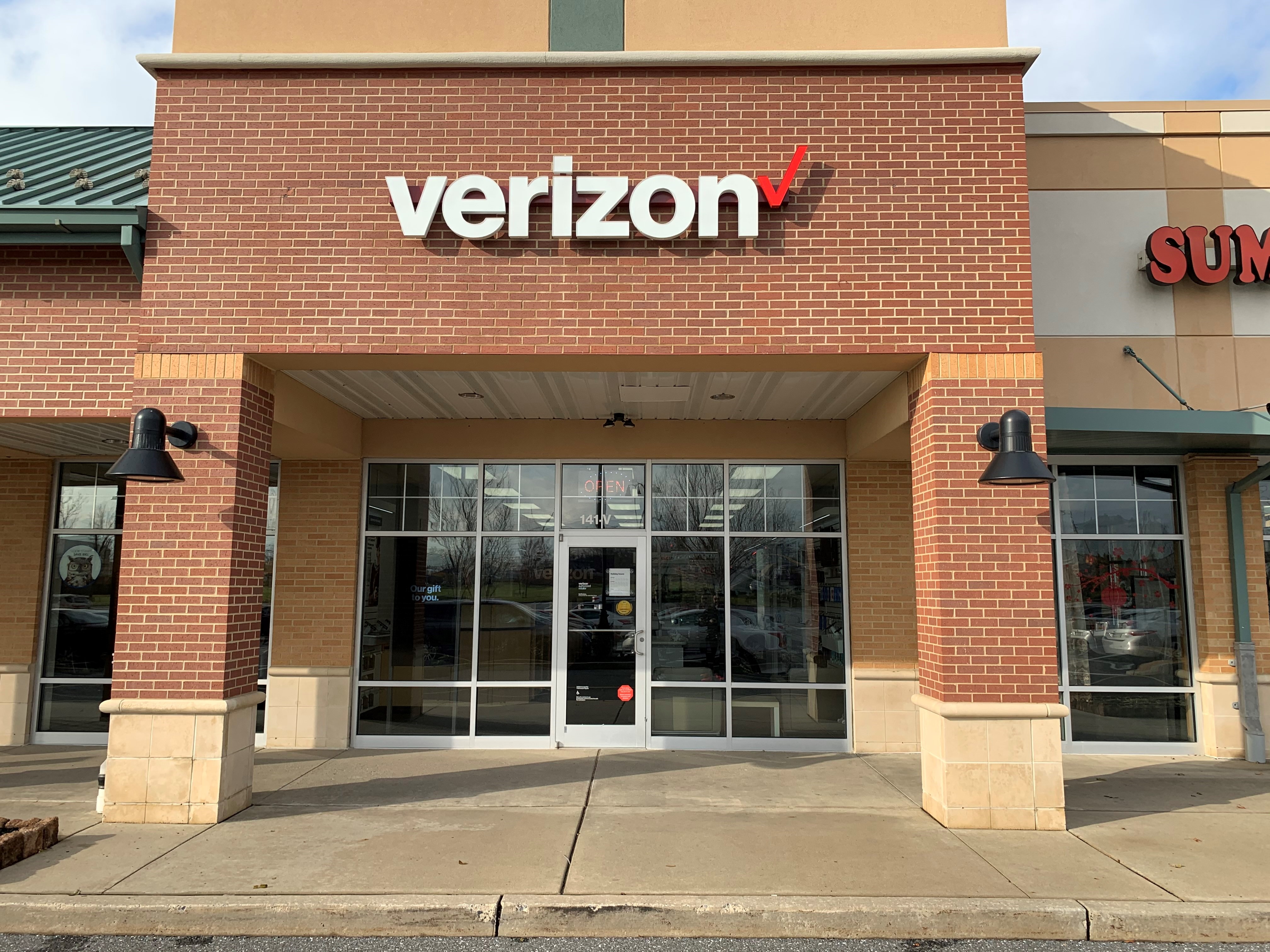 Verizon Authorized Retailer – GoWireless Photo