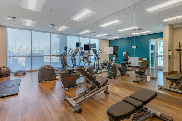 Images Holiday Inn Express & Suites Phoenix Dwtn - State Capitol by IHG