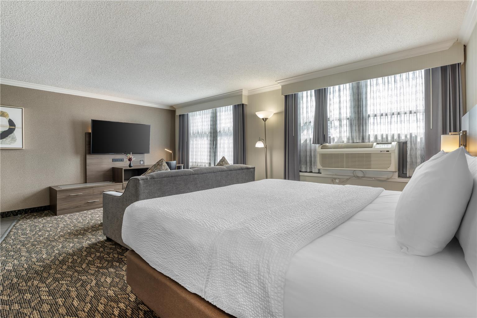 Images Best Western Plus Carlton Plaza Hotel