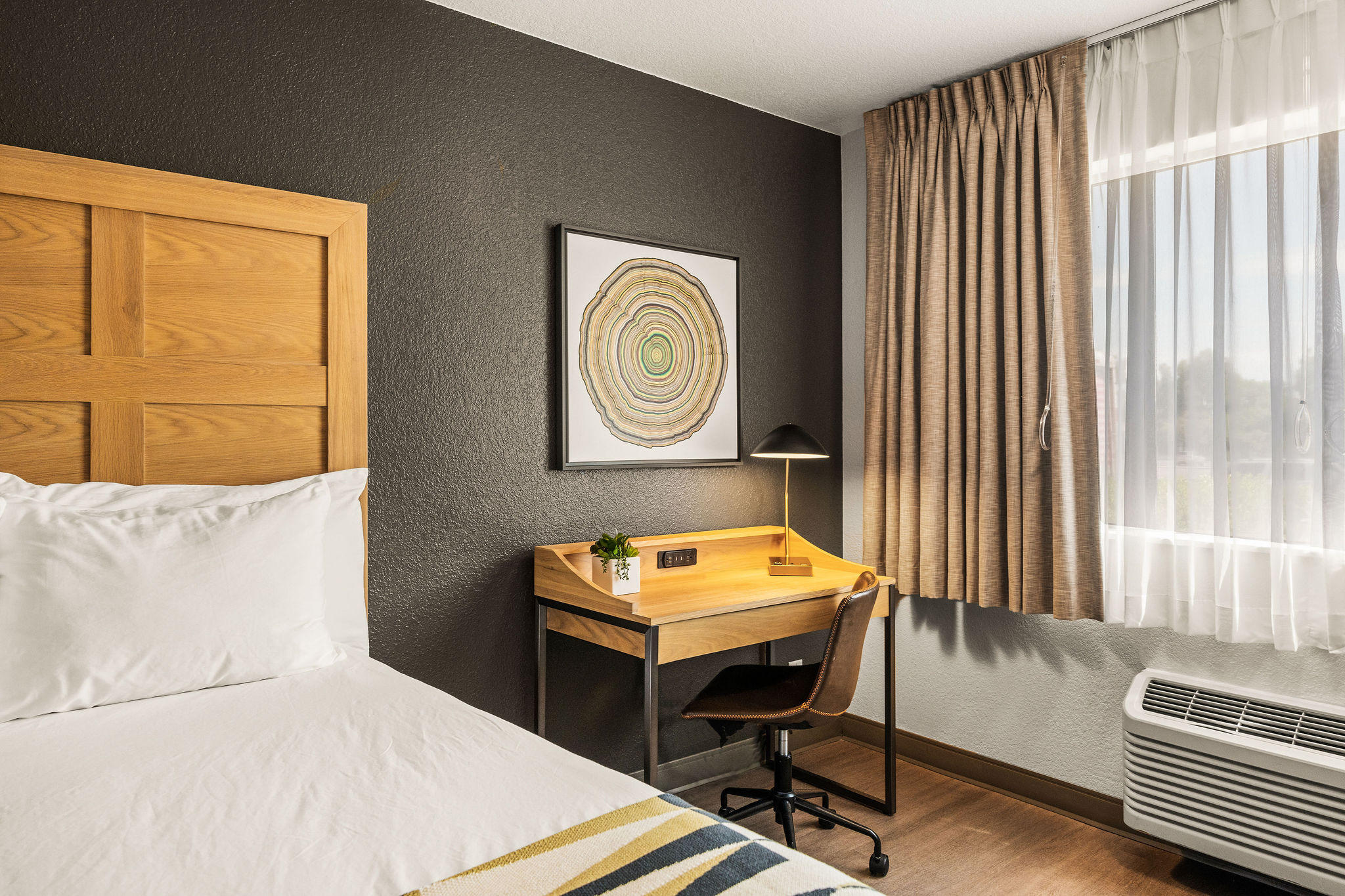Oxford Suites Redding Guestrooms