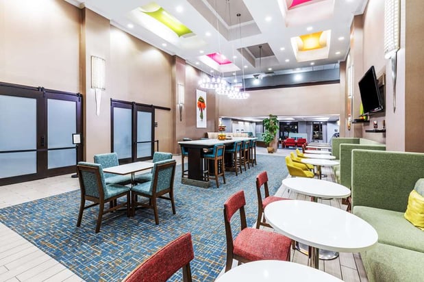 Images Hampton Inn & Suites Tulsa-Woodland Hills 71st-Memorial