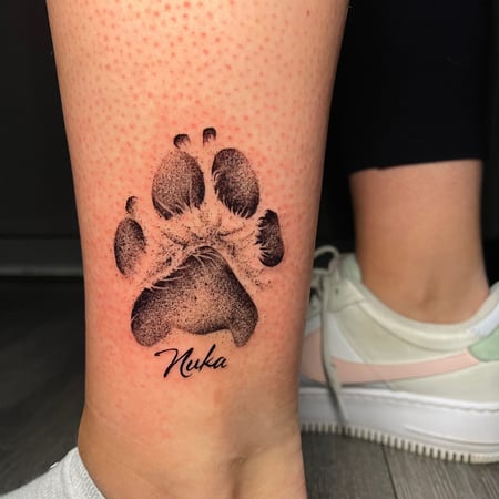 Bilder Bloody Dogs Tattoo & Piercing Inh. Robert Pongrácz