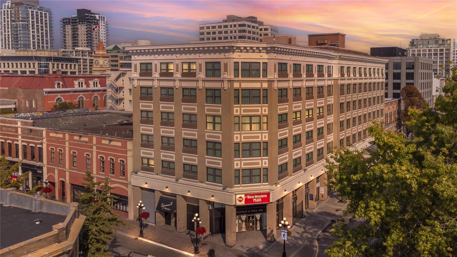 Images Best Western Plus Carlton Plaza Hotel