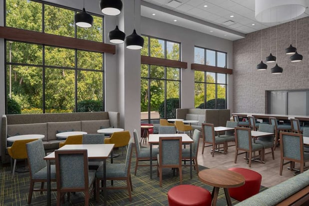 Images Hampton Inn & Suites Grand Rapids-Airport 28th St