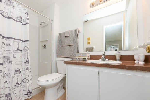 Images Reserve at Lake Pointe Apartment Homes