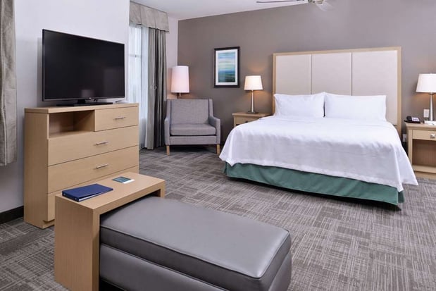 Images Homewood Suites by Hilton Des Moines Airport