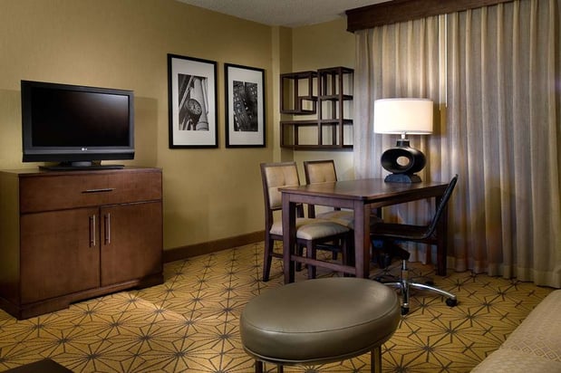 Images Embassy Suites by Hilton Kansas City International Airport