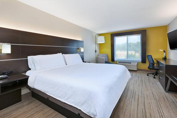 Images Holiday Inn Express & Suites Cleveland-Richfield, an IHG Hotel
