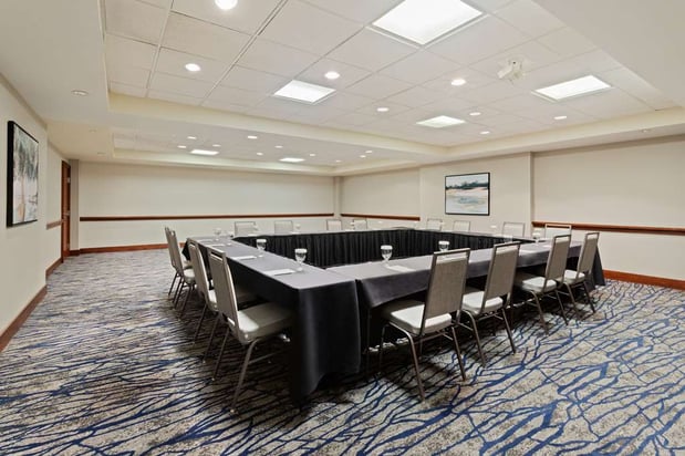 Images Embassy Suites by Hilton Tampa USF Near Busch Gardens
