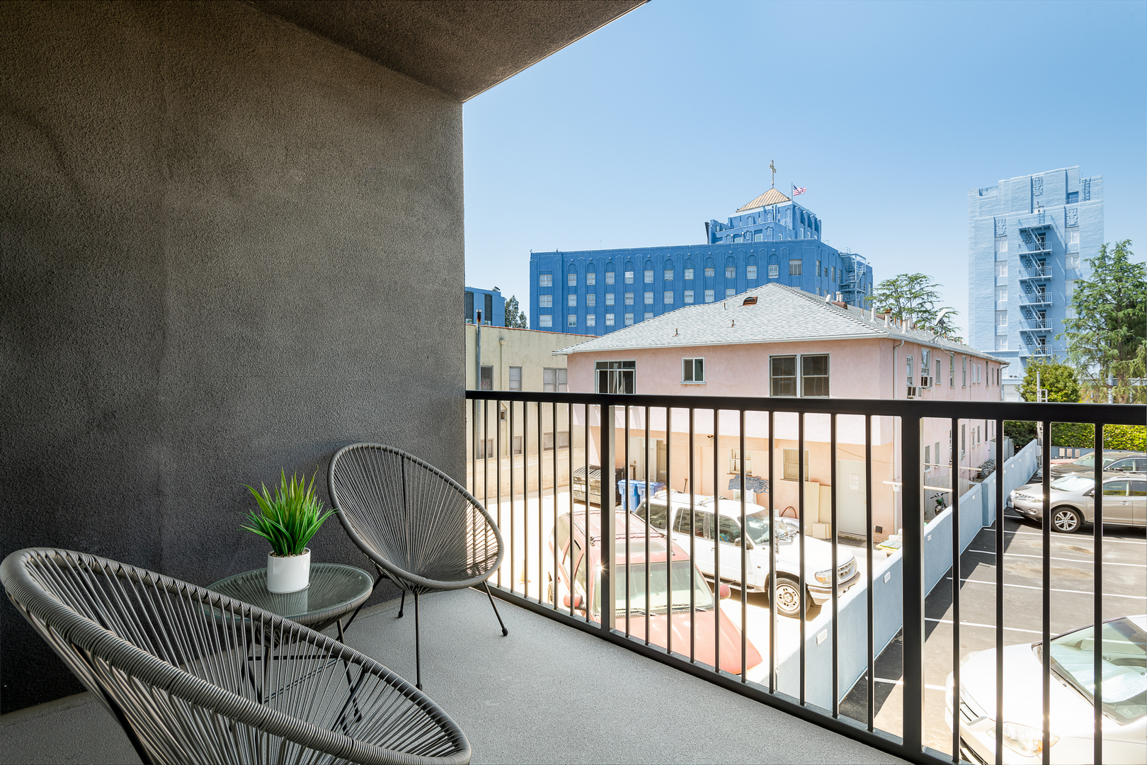 Luxury rentals Los Angeles 90027 