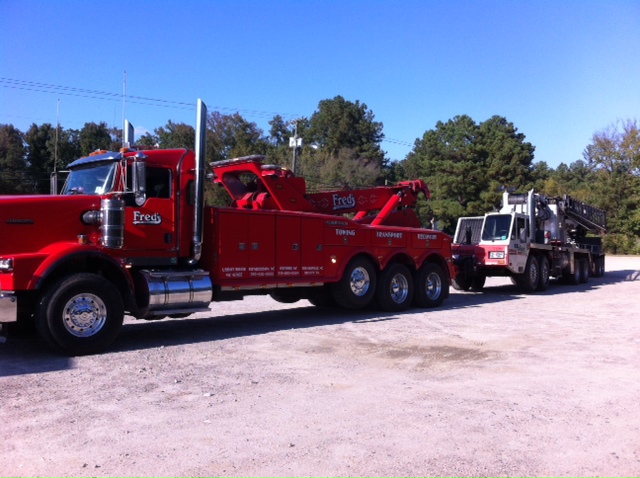 Images Fred's Towing & Transport