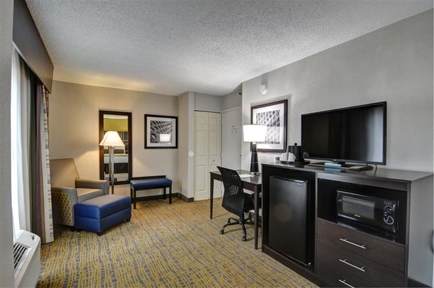 Images Best Western Plus Hanes Mall Hotel