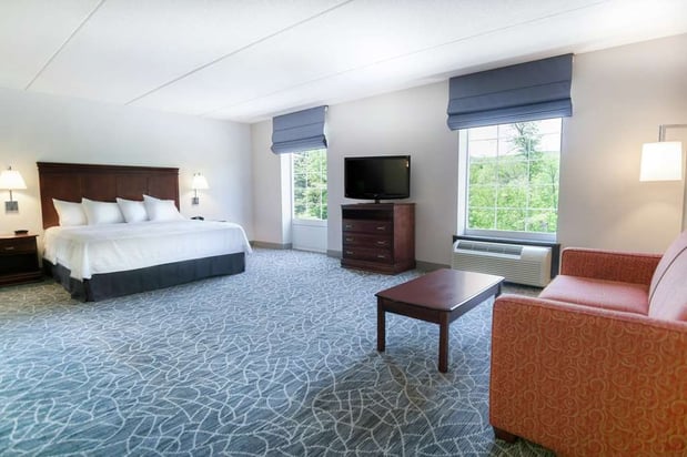 Images Hampton Inn & Suites Berkshires-Lenox