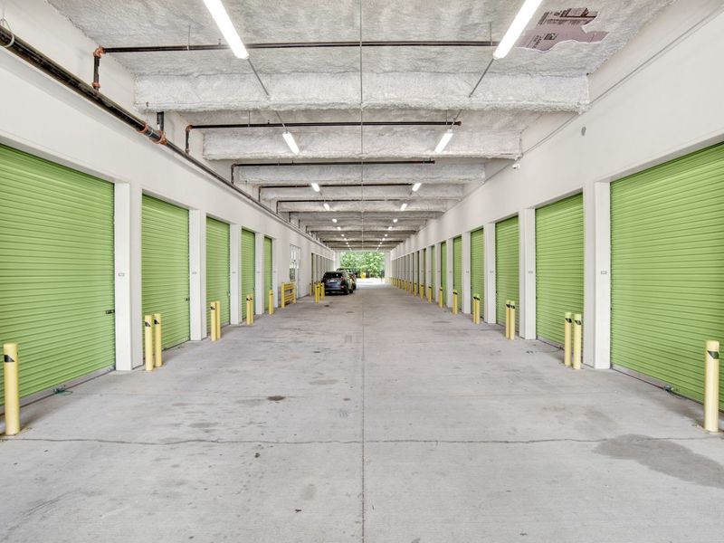 4137_Drive Through Hallways