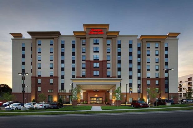Images Hampton Inn & Suites Falls Church