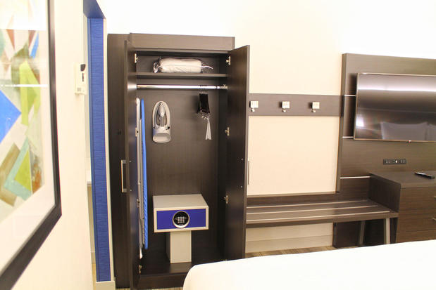 Images Holiday Inn Express & Suites St. Louis South - I-55 by IHG