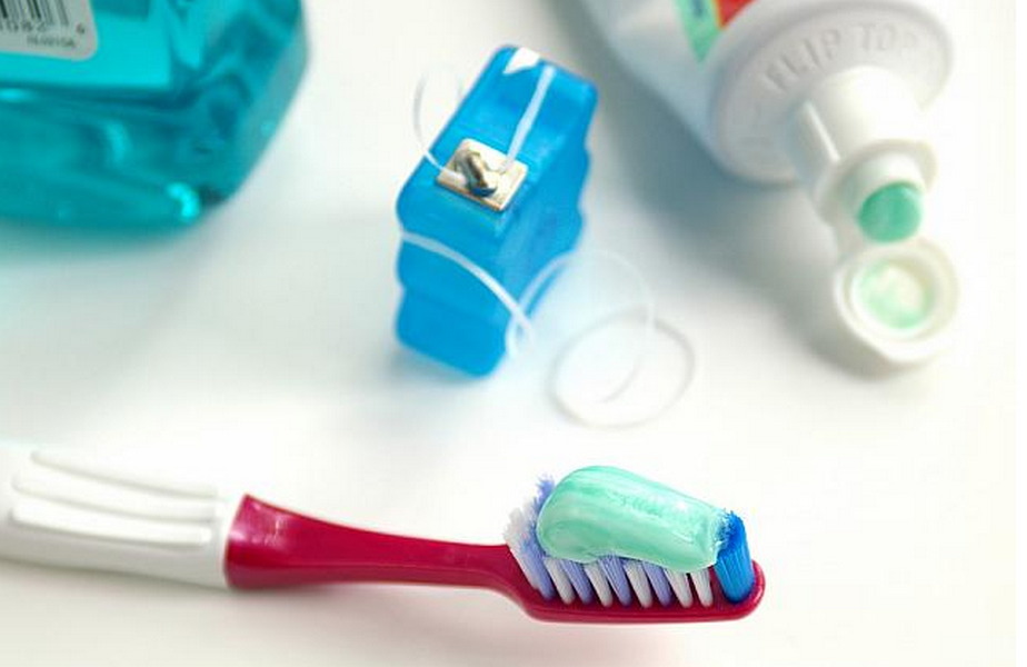 Средства для чистки зубов у людей болят зубы после отбеливания полосками что это