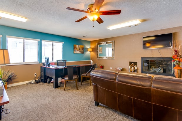 Images Forest Woods Apartments