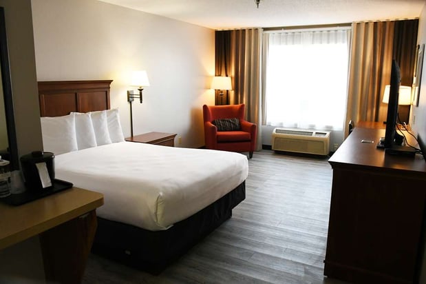 Images Best Western Harmony Inn Fort Dodge Iowa