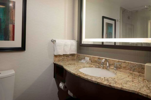 Images Hilton Garden Inn Washington DC/Georgetown Area