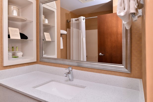 Images Holiday Inn Express & Suites Cincinnati-Blue Ash by IHG