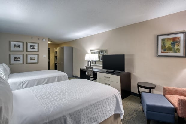 Images Holiday Inn & Suites Atlanta Airport-North by IHG