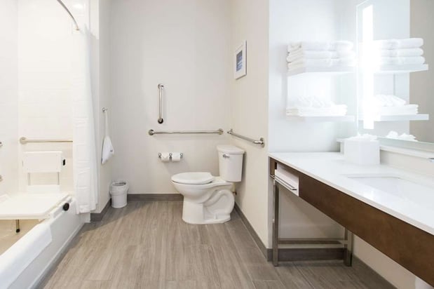 Images Hampton Inn Mustang