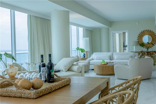 Images Beach House Fort Lauderdale, a Hilton Resort