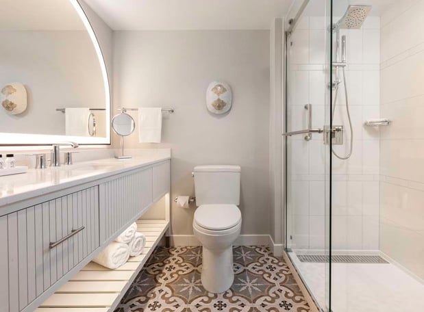 Images The Singer Oceanfront Resort, Curio Collection by Hilton