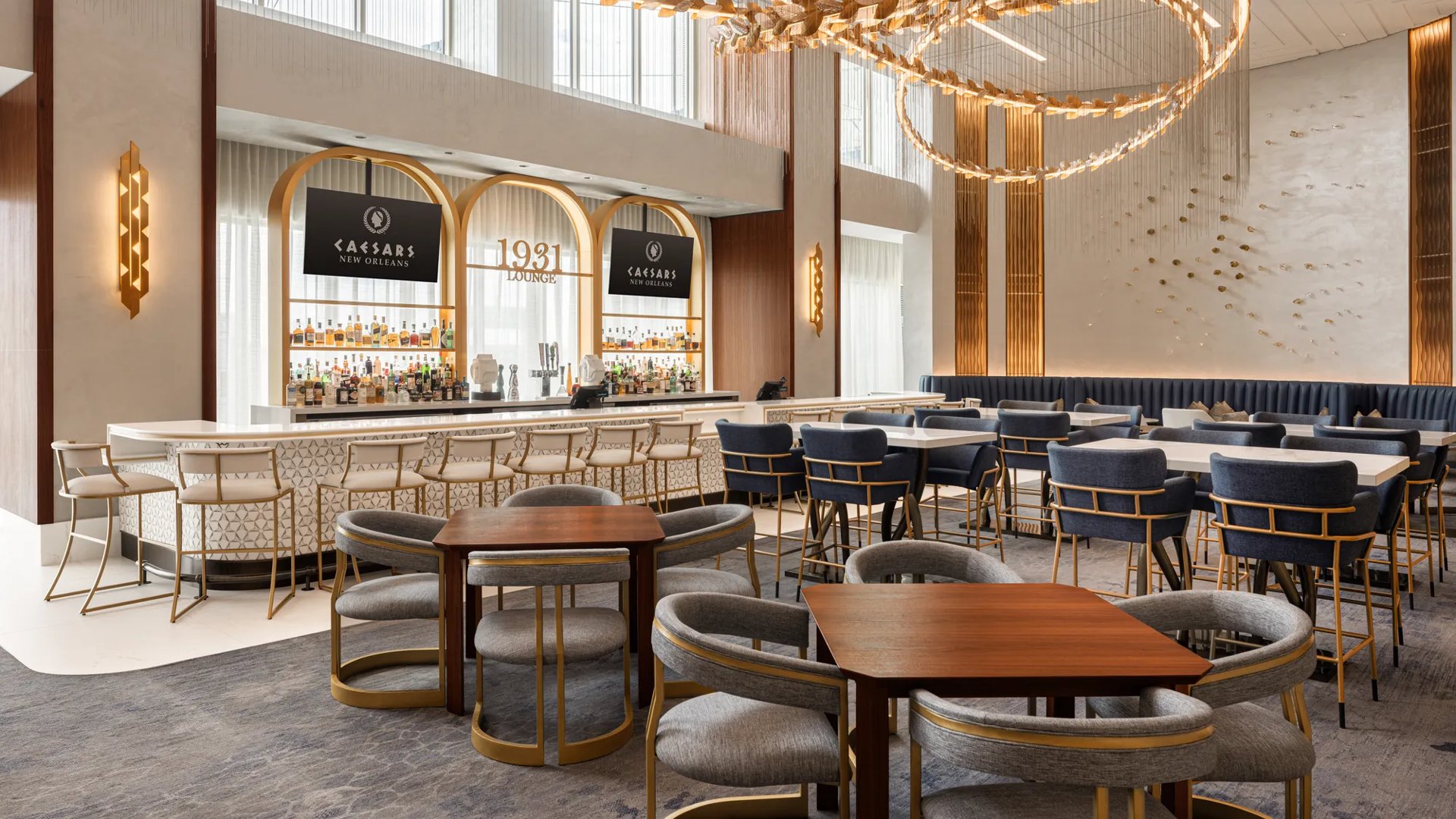1931 at Caesars New Orleans bar and seating area.