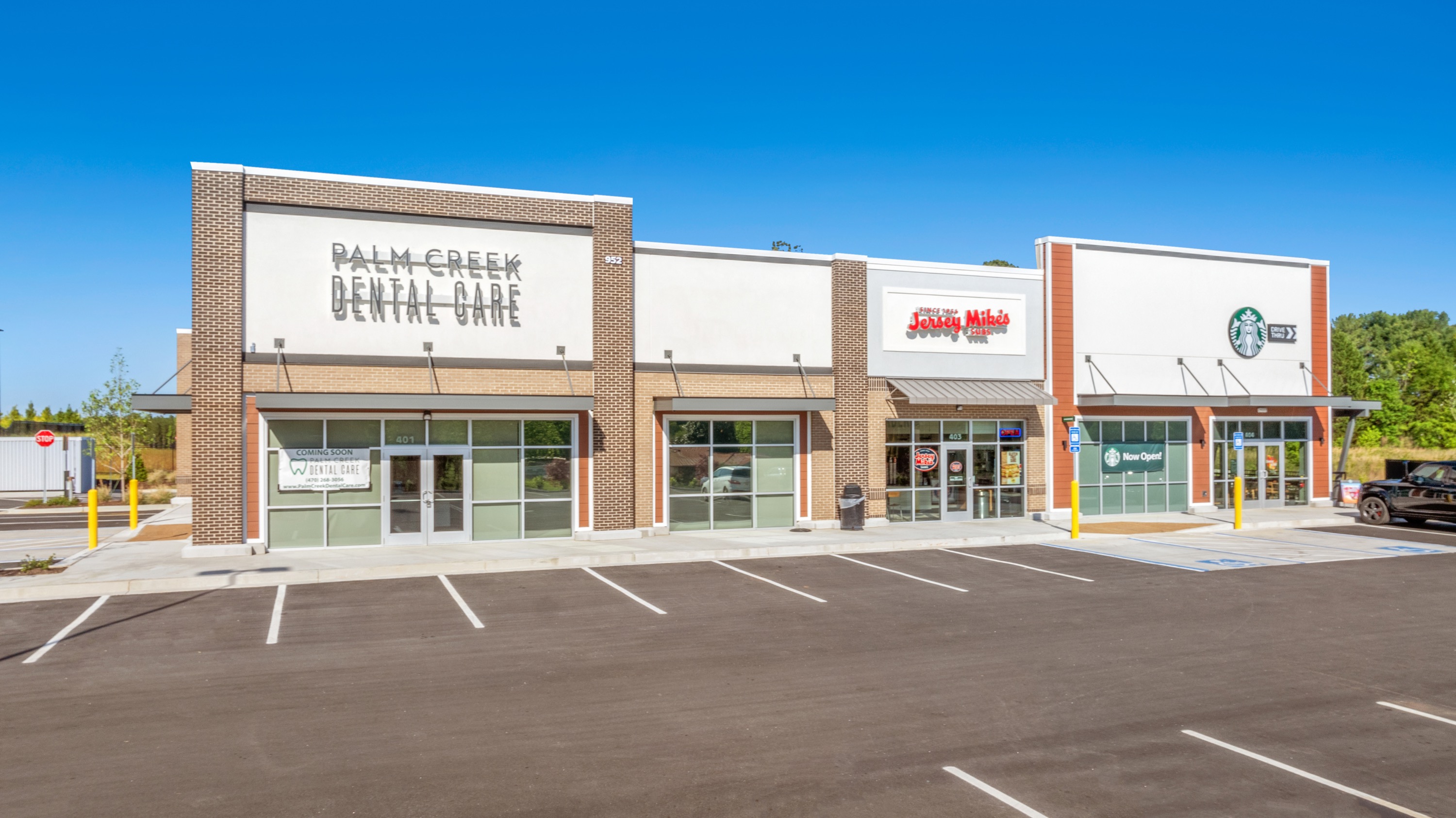 Front of office, Palm Creek Dental Care. Dentist in Dacula, GA. 