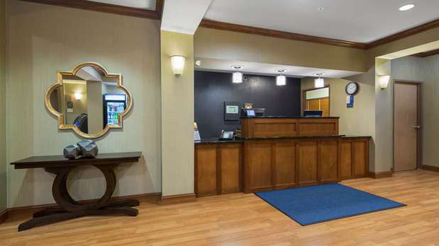 Images Best Western Legacy Inn & Suites Beloit-South Beloit