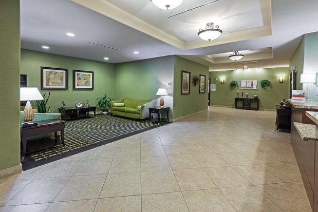 Images Holiday Inn Express & Suites Brady, an IHG Hotel