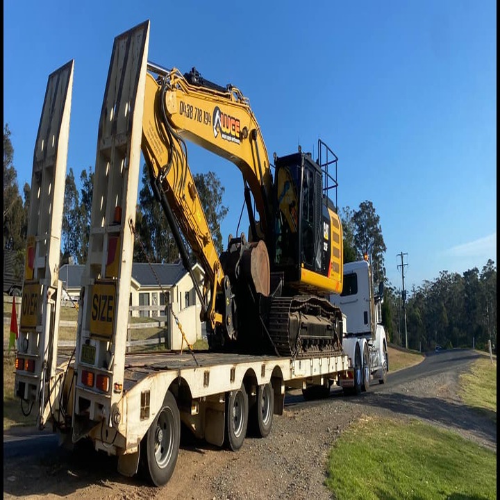 Images Wayne Coppin Earthmoving