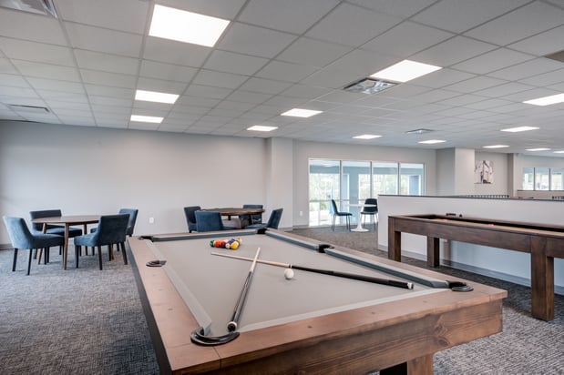 Images Lakeshore Drive Apartment Homes