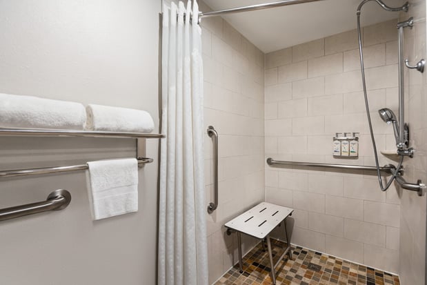 Images Holiday Inn Express & Suites Fredericksburg by IHG