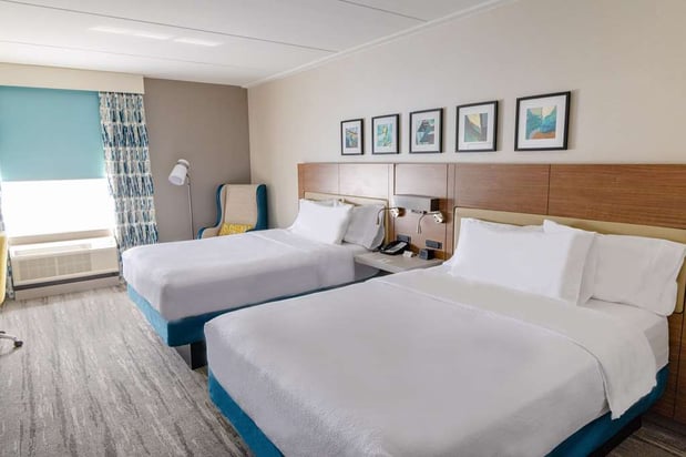 Images Hilton Garden Inn Lakewood